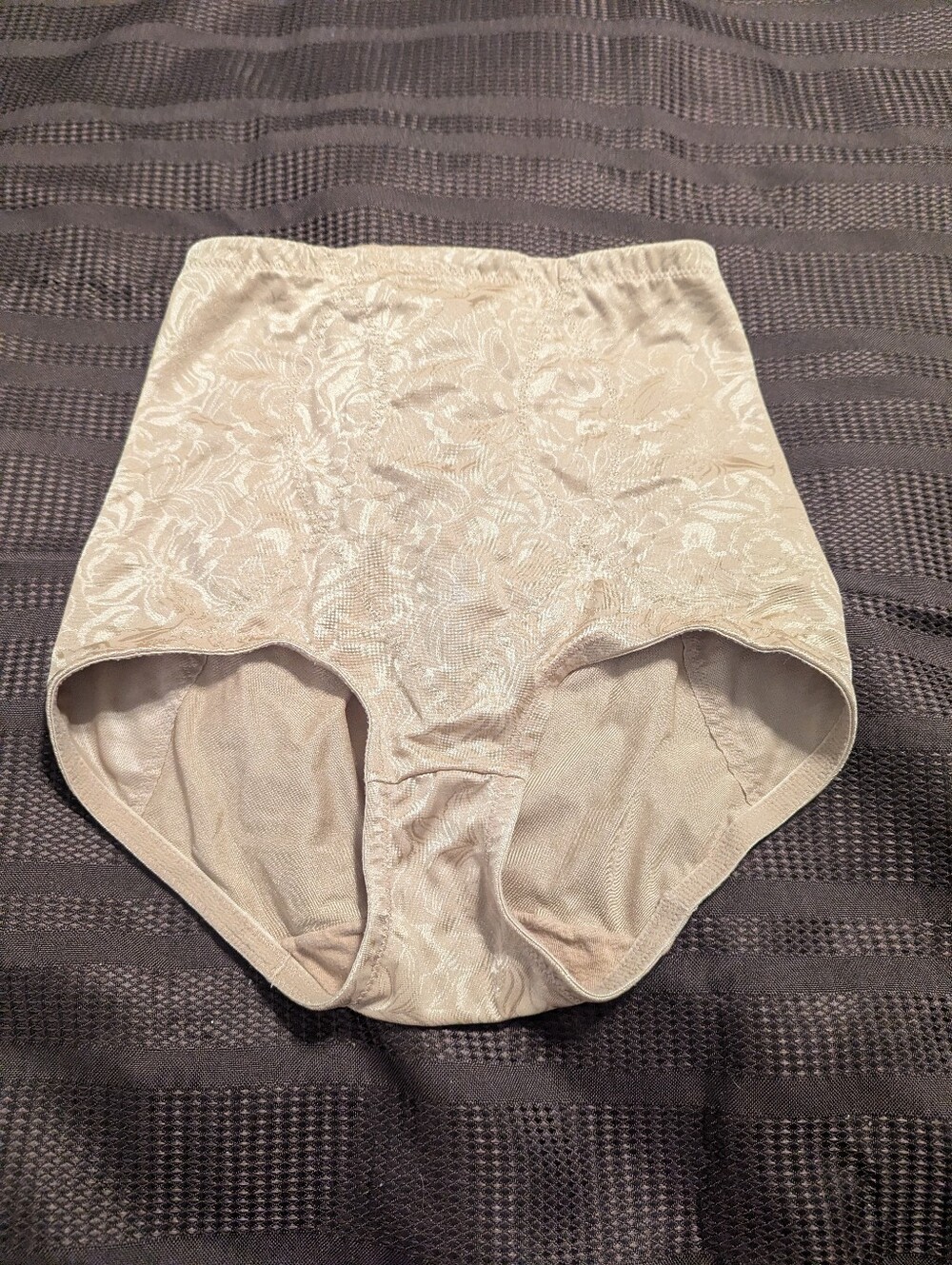 Maidenform Shapewear Beige Firm Control Shaper Brief Size Large
